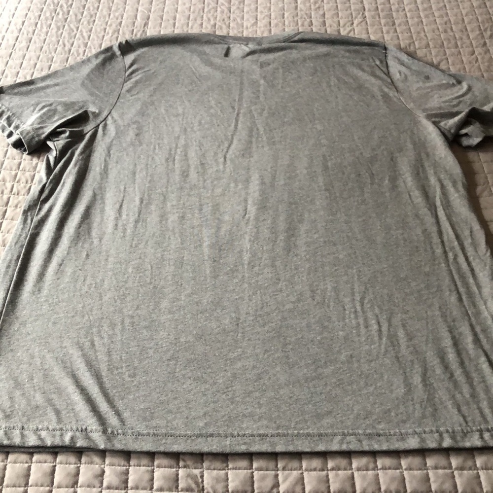 NWOT- Thread Tank Graphic Short Sleeved Tee - Picture 5 of 7